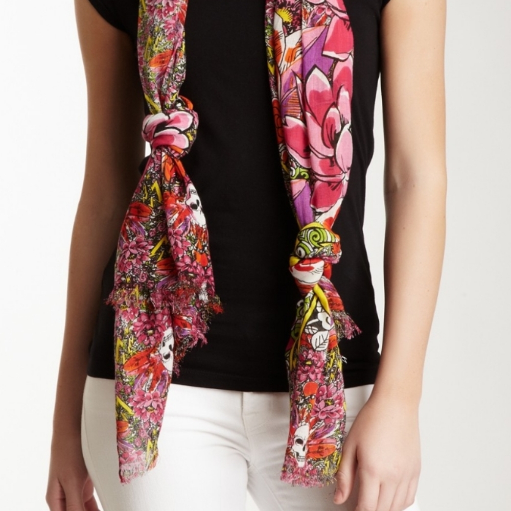 Betsey Johnson Wrap - Picture 2 of 4